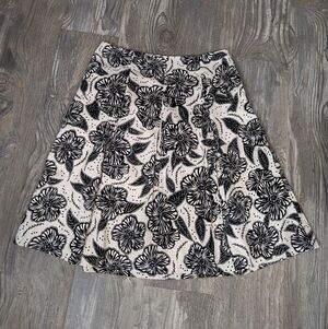 Charter Club women's knee length A-Line skirt white with black floral pleated 10